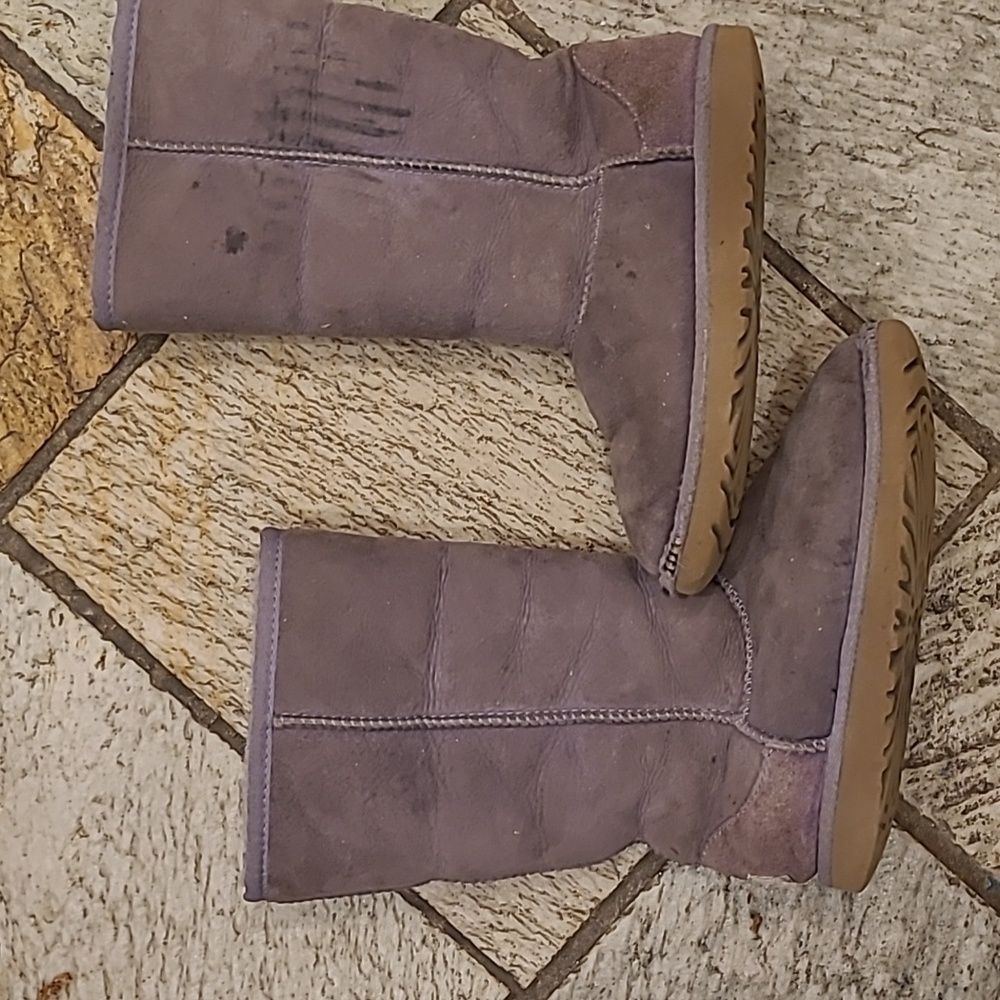 Ugg boots girls size 1